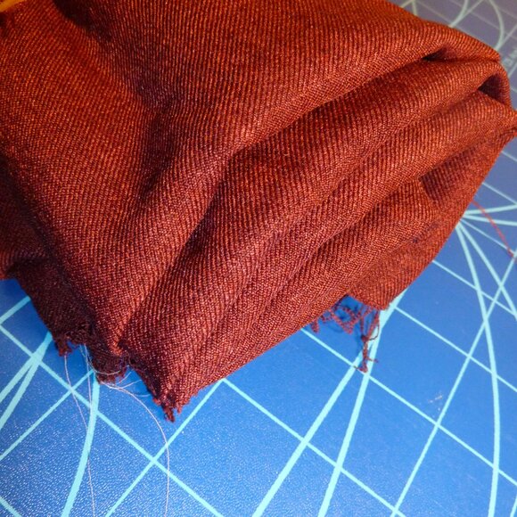 Fabric in shades of red and rust 100% linen - Picture 2 of 2